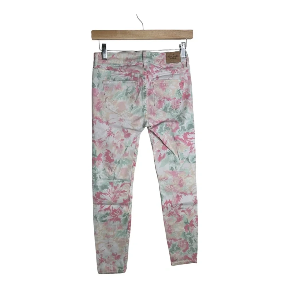 Abercrombie & Fitch Pink Floral‎ Print Denim Jeans Size 0